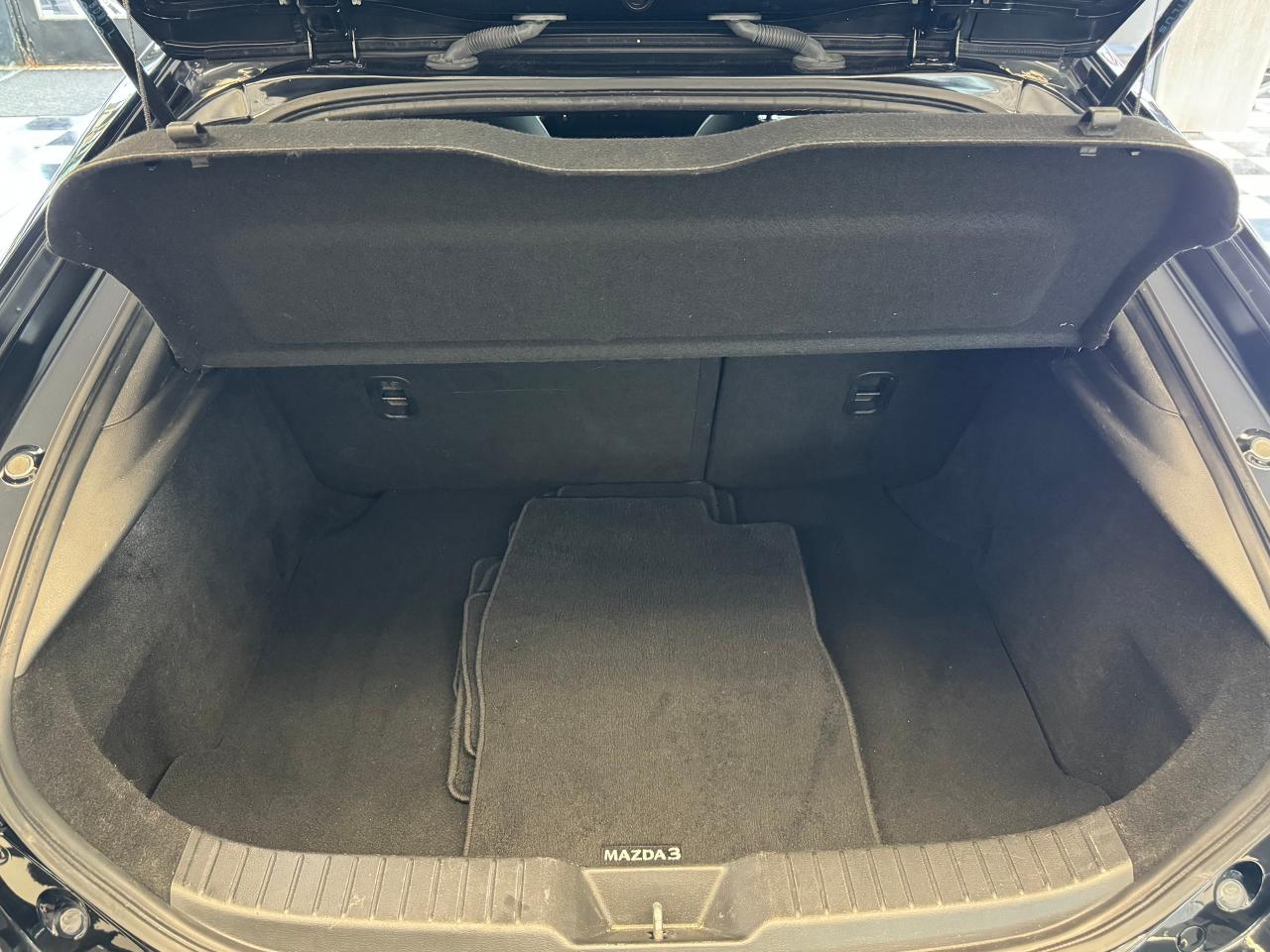 2019 Mazda MAZDA3 GS Hatch+Adaptive Cruise+New+Brakes+CLEAN CARFAX - Photo #23