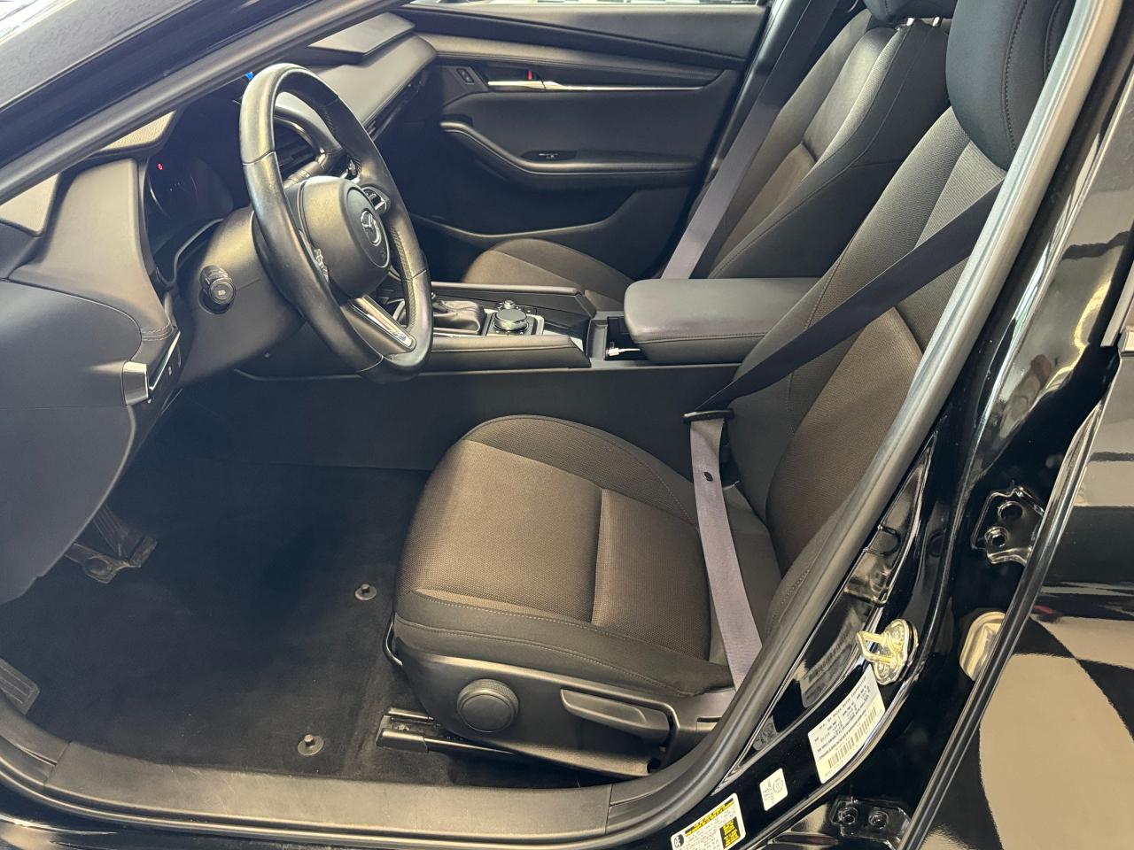 2019 Mazda MAZDA3 GS Hatch+Adaptive Cruise+New+Brakes+CLEAN CARFAX - Photo #19