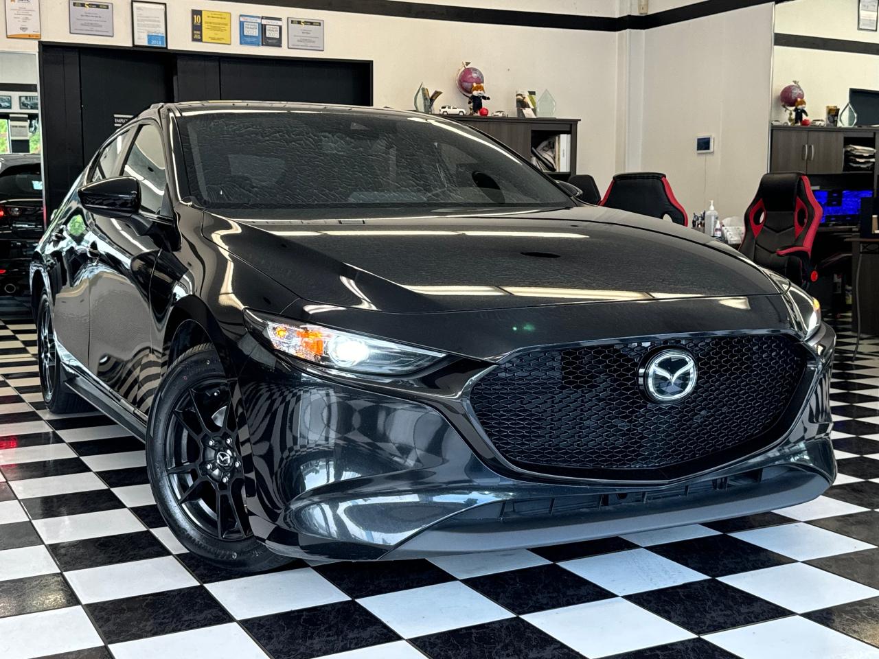 2019 Mazda MAZDA3 GS Hatch+Adaptive Cruise+New+Brakes+CLEAN CARFAX - Photo #15