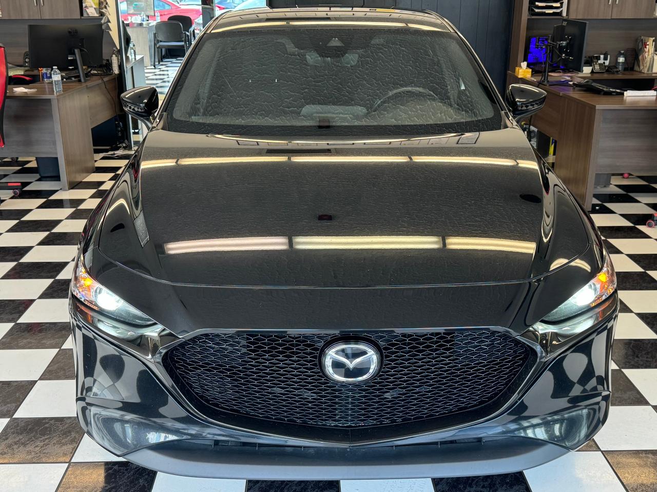 2019 Mazda MAZDA3 GS Hatch+Adaptive Cruise+New+Brakes+CLEAN CARFAX - Photo #9