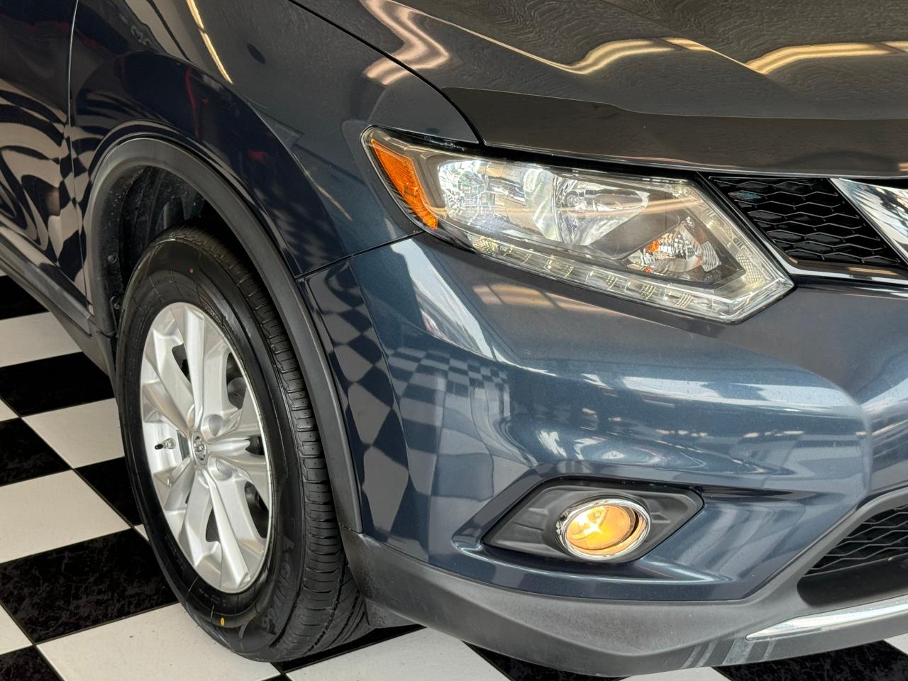 2016 Nissan Rogue SV Tech AWD+Roof+BSM+GPS+360Camera+CLEAN CARFAX - Photo #35