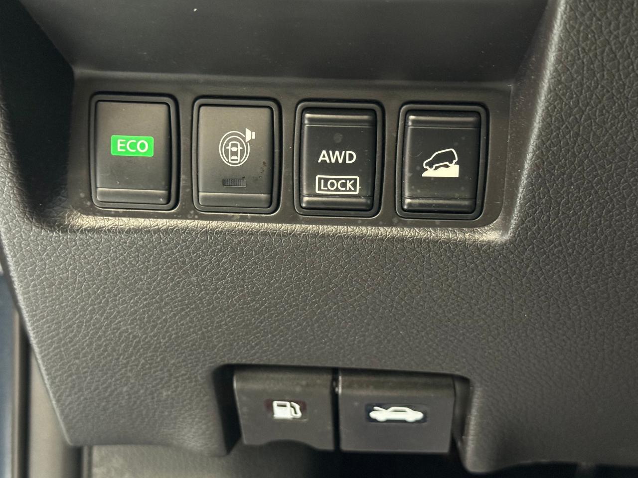 2016 Nissan Rogue SV Tech AWD+Roof+BSM+GPS+360Camera+CLEAN CARFAX - Photo #49