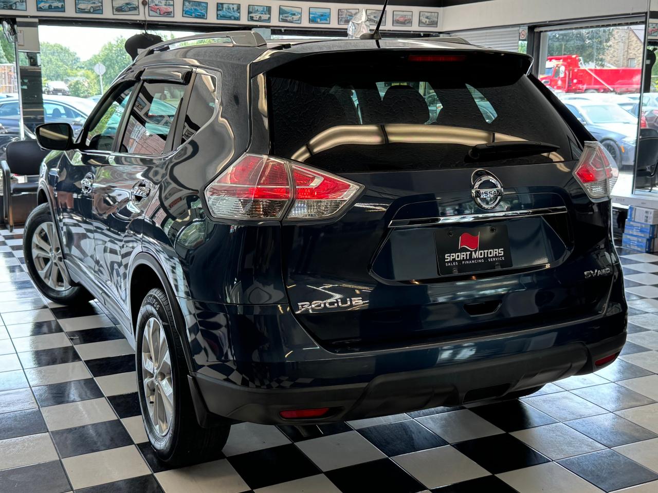 2016 Nissan Rogue SV Tech AWD+Roof+BSM+GPS+360Camera+CLEAN CARFAX Photo15