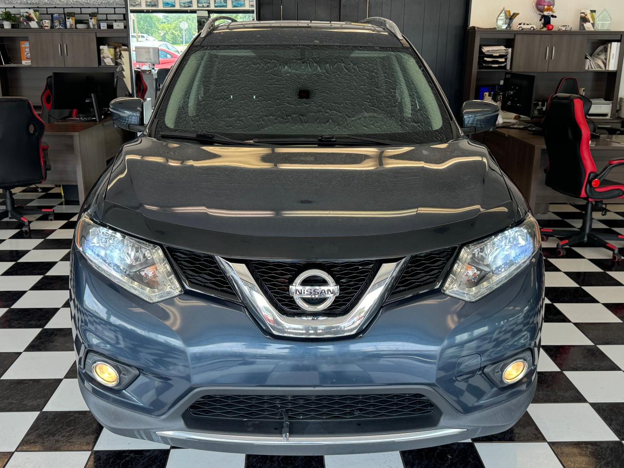 2016 Nissan Rogue SV Tech AWD+Roof+BSM+GPS+360Camera+CLEAN CARFAX - Photo #10