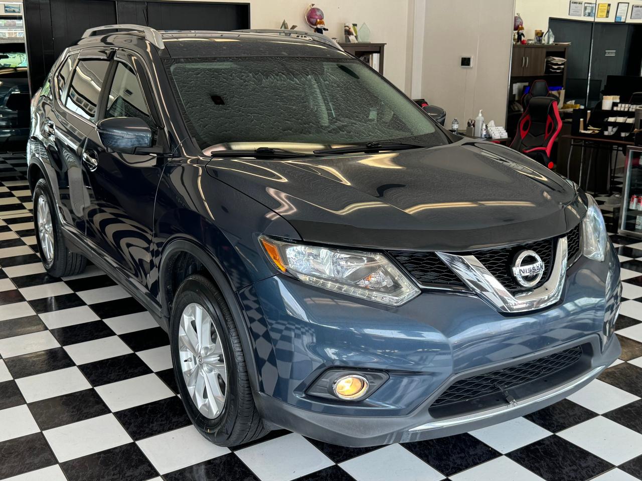 2016 Nissan Rogue SV Tech AWD+Roof+BSM+GPS+360Camera+CLEAN CARFAX - Photo #9