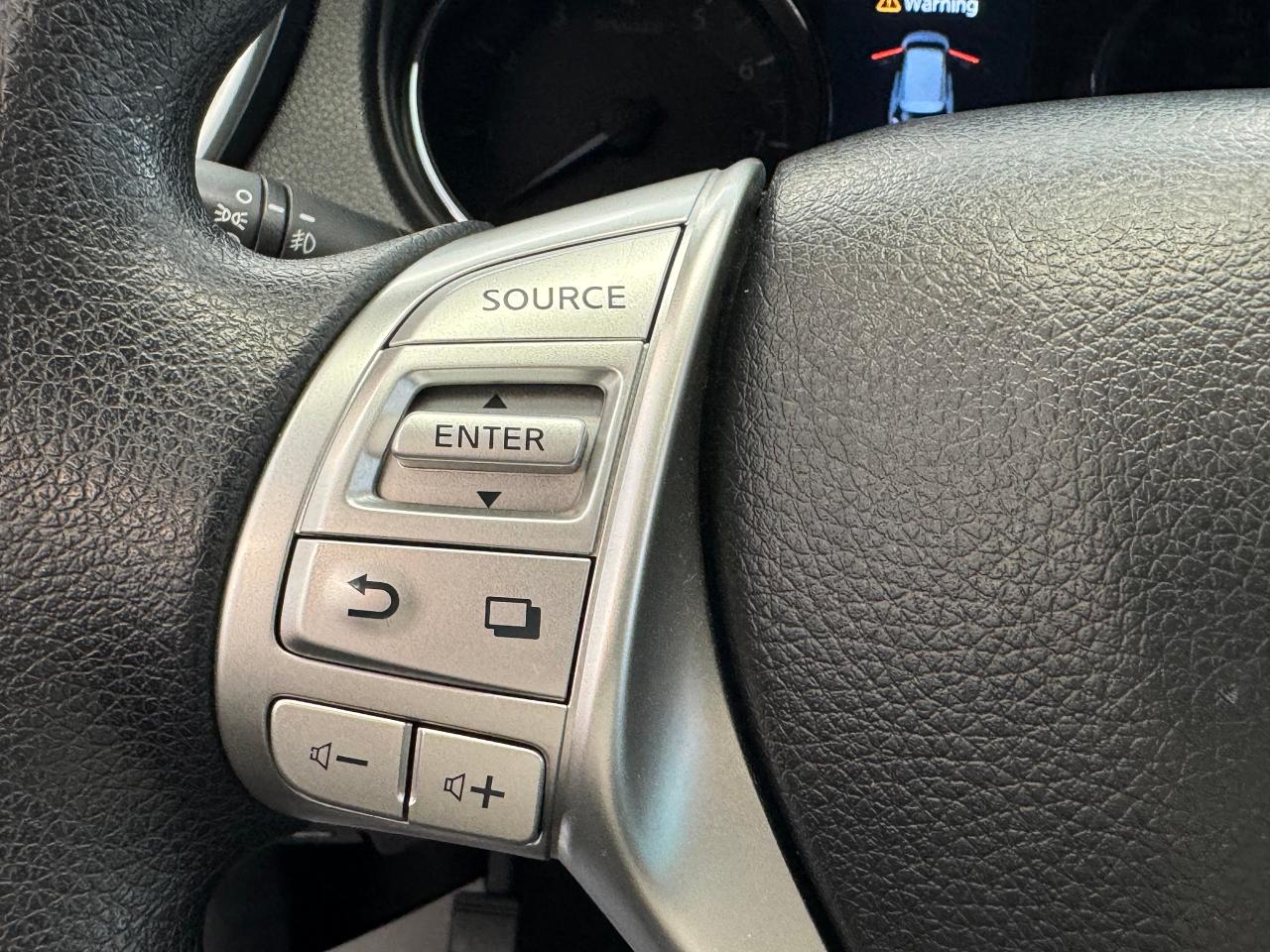 2016 Nissan Rogue SV Tech AWD+Roof+BSM+GPS+360Camera+CLEAN CARFAX - Photo #43