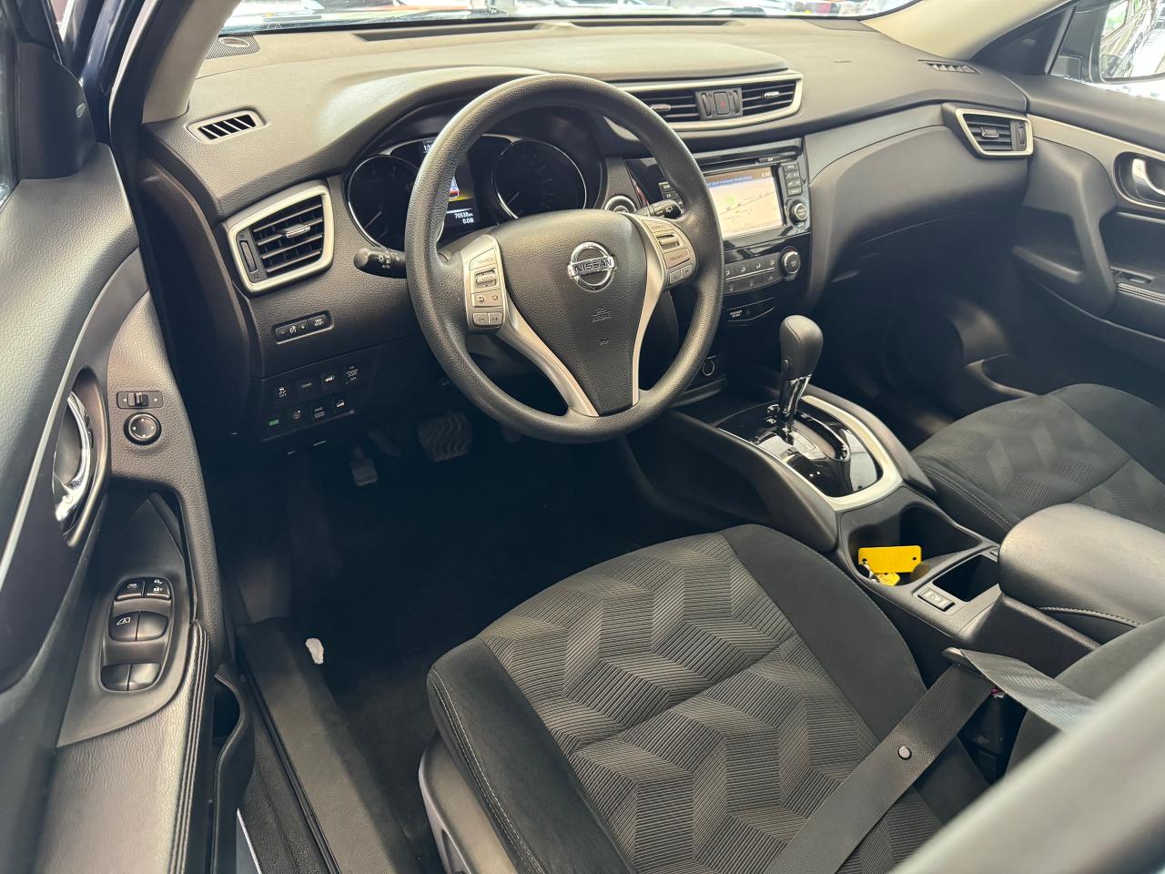 2016 Nissan Rogue SV Tech AWD+Roof+BSM+GPS+360Camera+CLEAN CARFAX - Photo #19