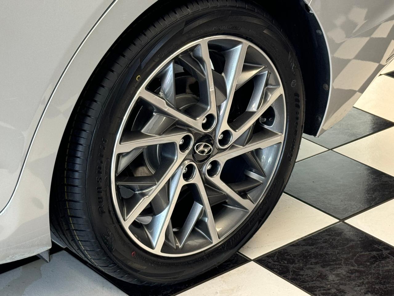 2019 Hyundai Elantra ULTIMATE+New Tires+Brakes+BSM+Roof+GPS+CleanCarfax - Photo #54