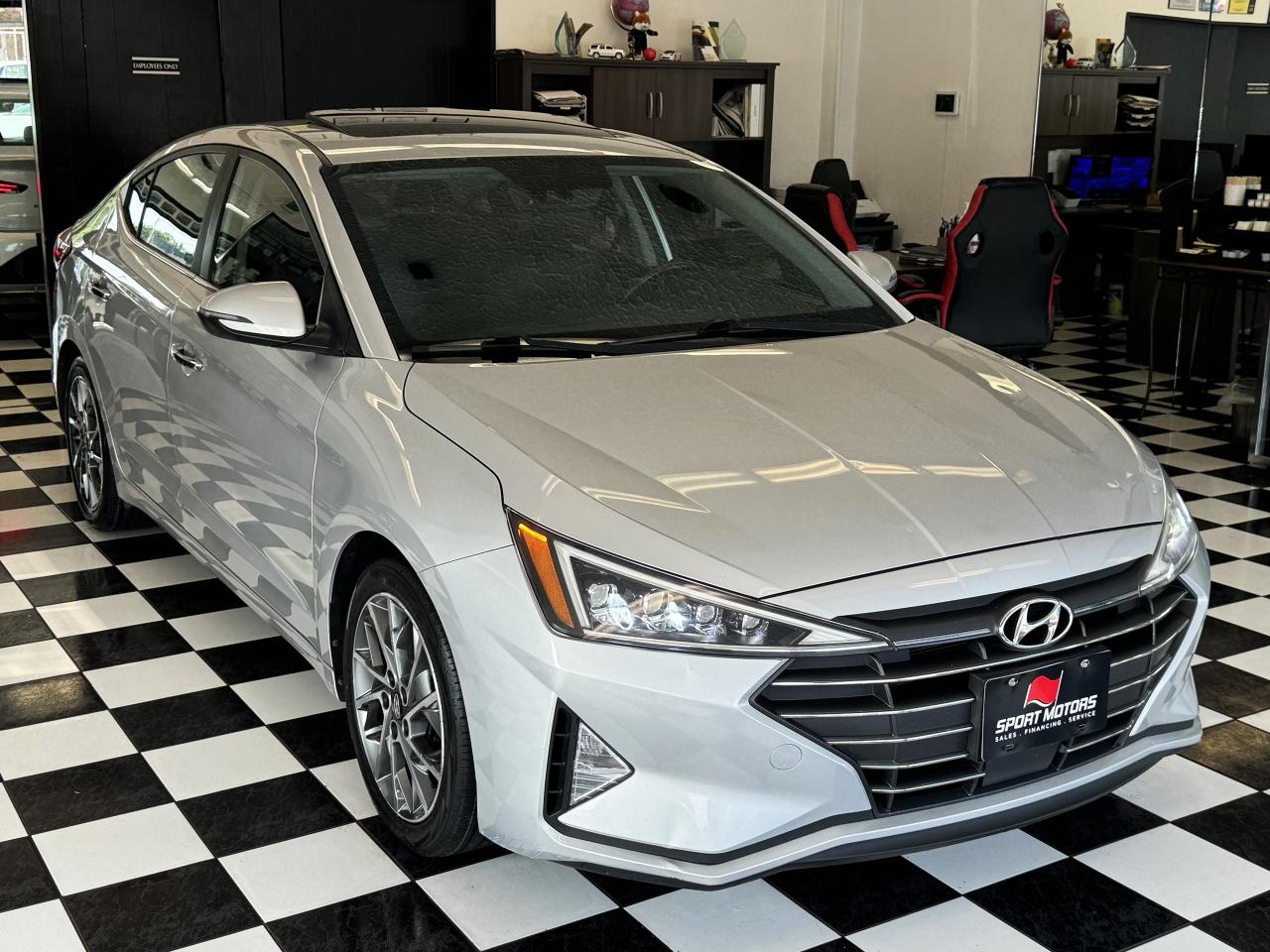 2019 Hyundai Elantra ULTIMATE+New Tires+Brakes+BSM+Roof+GPS+CleanCarfax - Photo #10