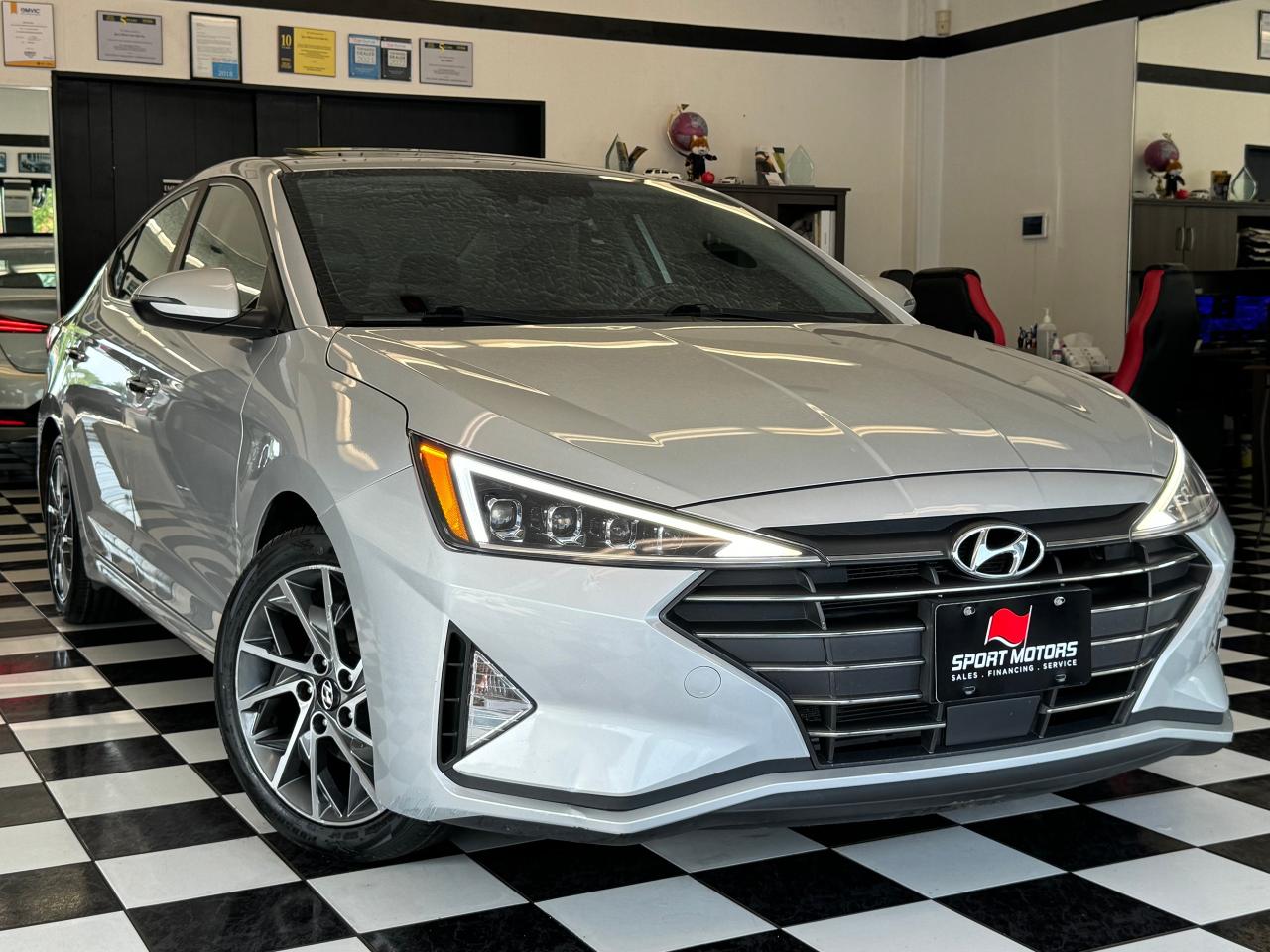 2019 Hyundai Elantra ULTIMATE+New Tires+Brakes+BSM+Roof+GPS+CleanCarfax - Photo #17