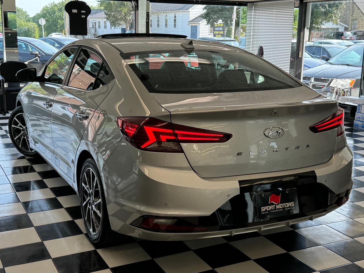 2019 Hyundai Elantra ULTIMATE+New Tires+Brakes+BSM+Roof+GPS+CleanCarfax - Photo #16