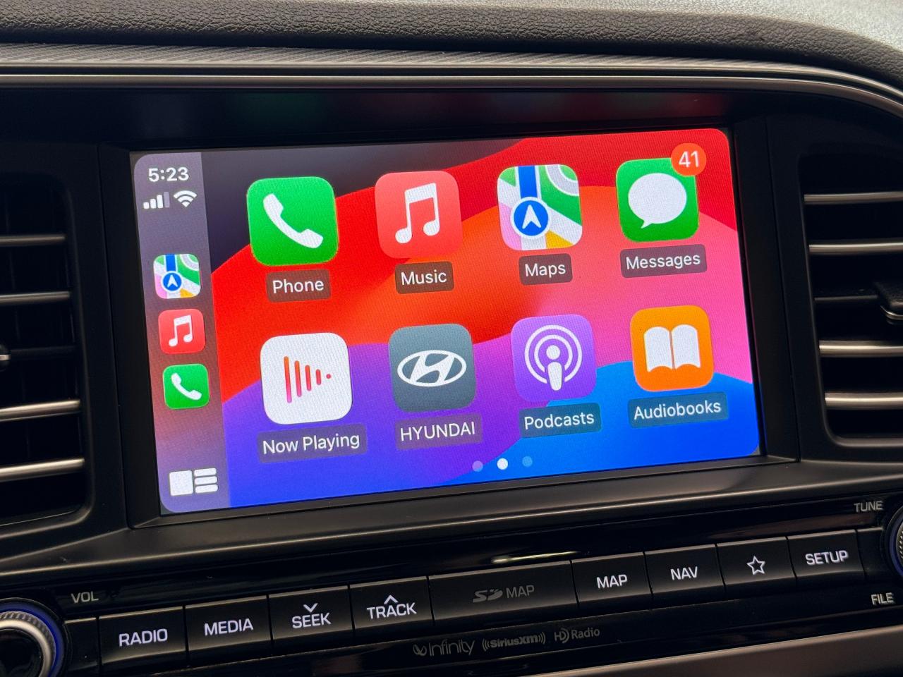 2019 Hyundai Elantra ULTIMATE+New Tires+Brakes+BSM+Roof+GPS+CleanCarfax - Photo #29