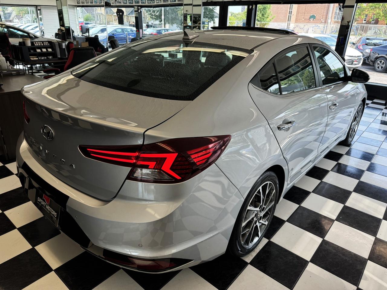 2019 Hyundai Elantra ULTIMATE+New Tires+Brakes+BSM+Roof+GPS+CleanCarfax - Photo #9