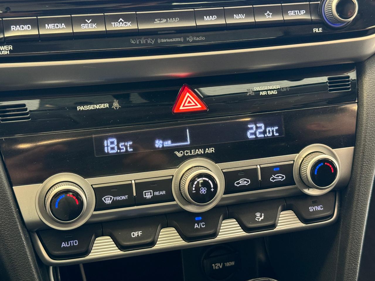 2019 Hyundai Elantra ULTIMATE+New Tires+Brakes+BSM+Roof+GPS+CleanCarfax - Photo #37