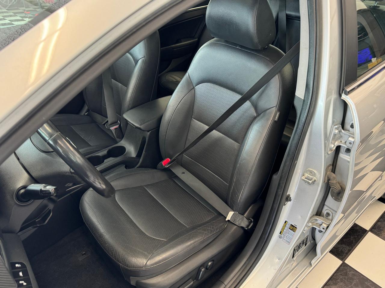 2019 Hyundai Elantra ULTIMATE+New Tires+Brakes+BSM+Roof+GPS+CleanCarfax - Photo #22