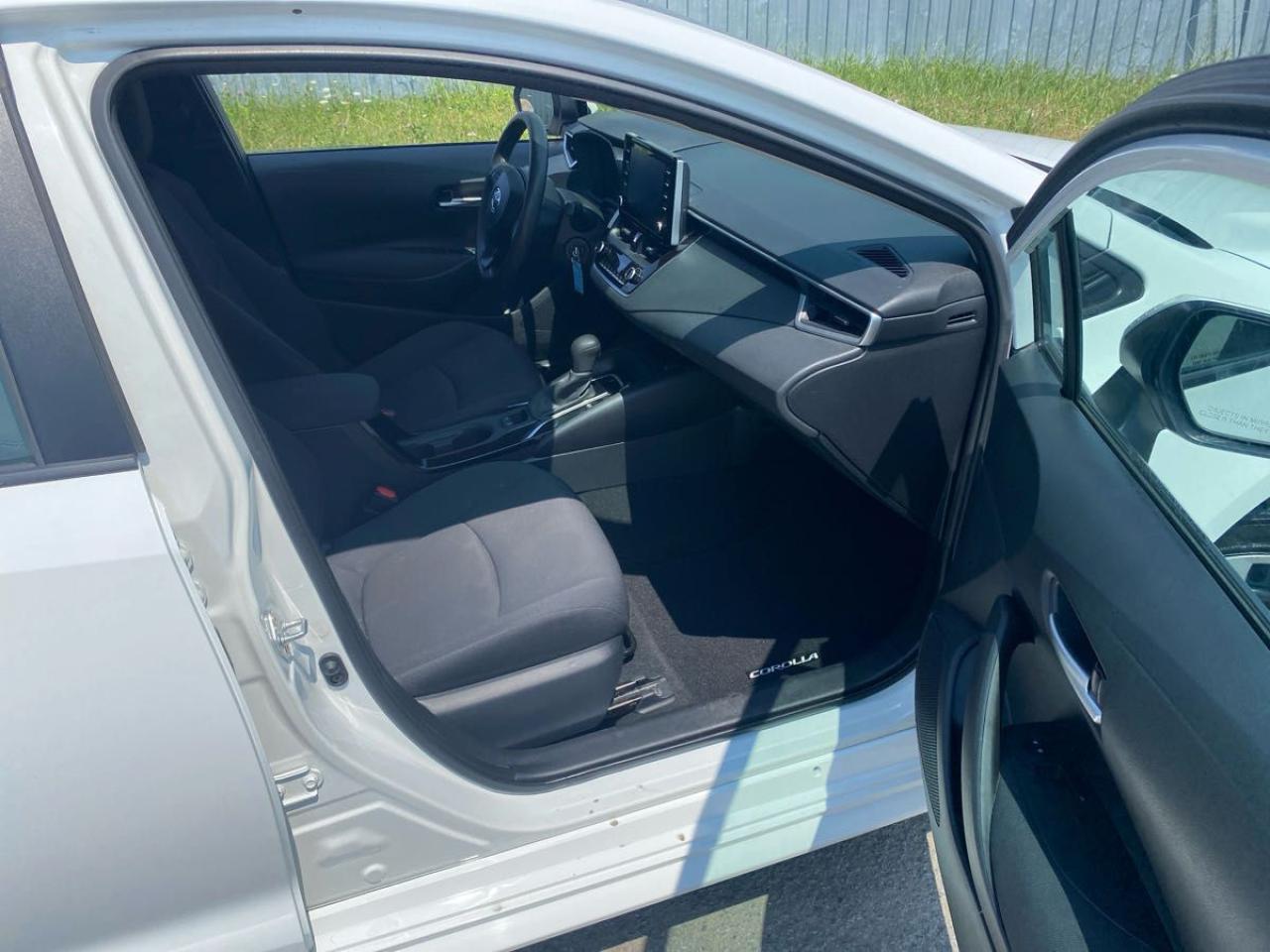 2020 Toyota Corolla LE - Photo #12