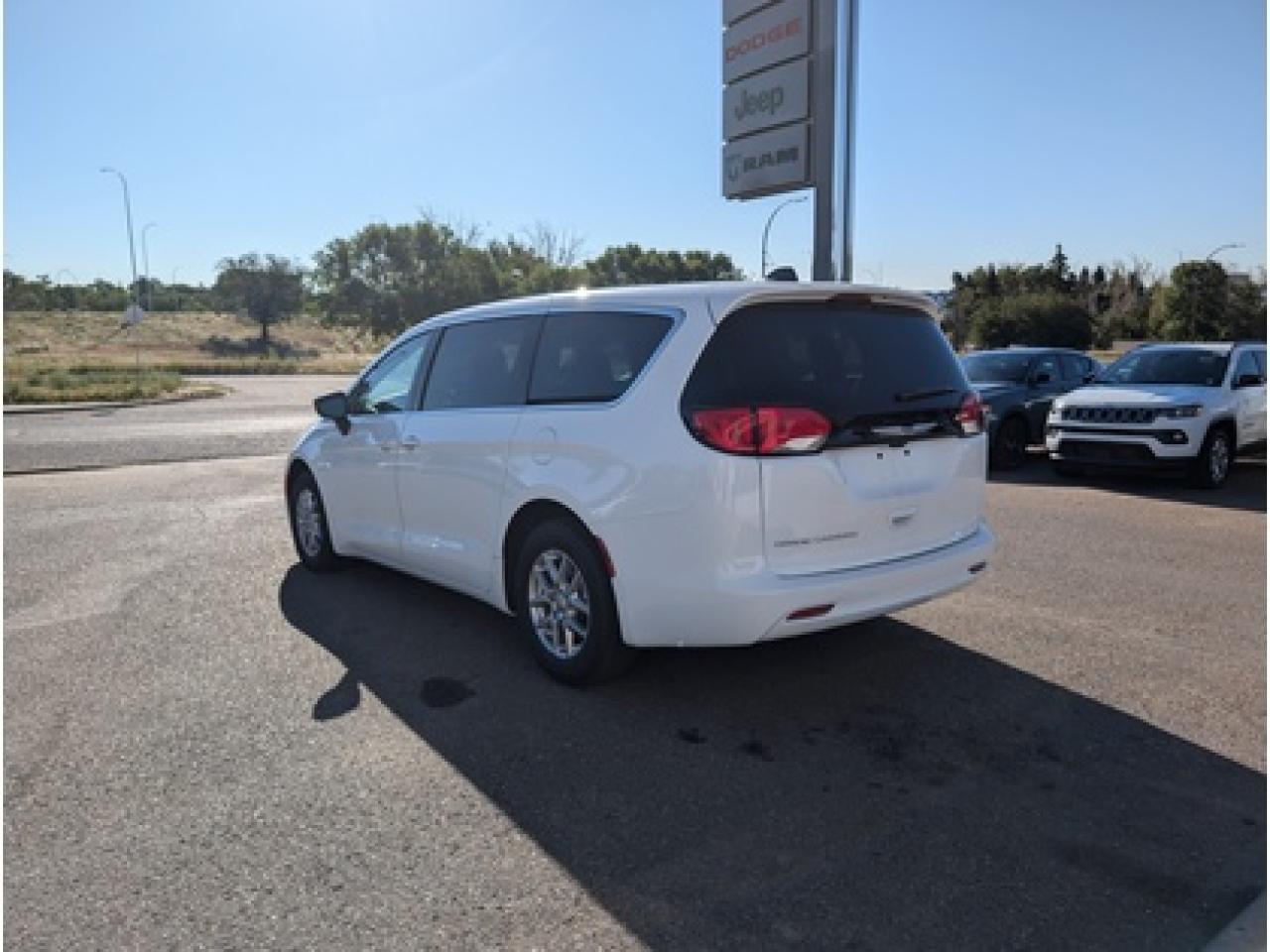 2024 Dodge Grand Caravan SXT 2WD, BLOCK HEATER, REMOTE START #139 Photo2