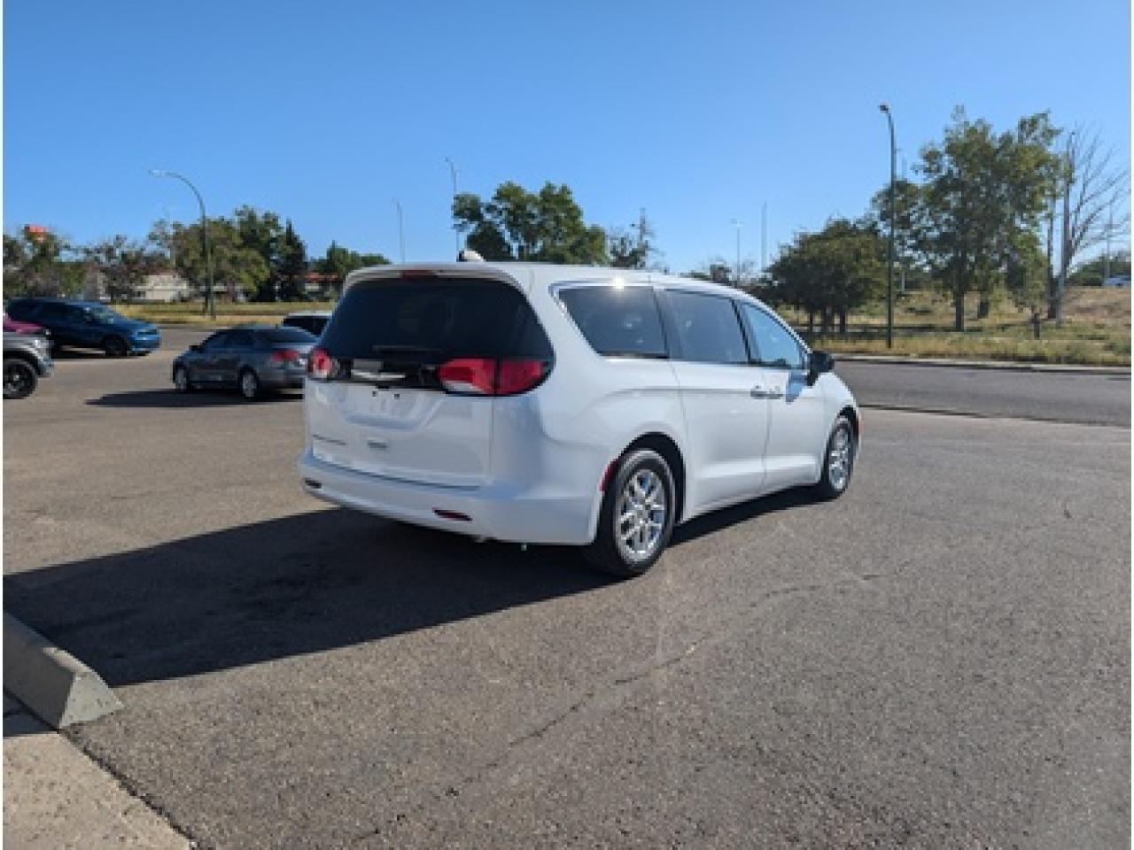 2024 Dodge Grand Caravan SXT 2WD, BLOCK HEATER, REMOTE START #139 Photo3