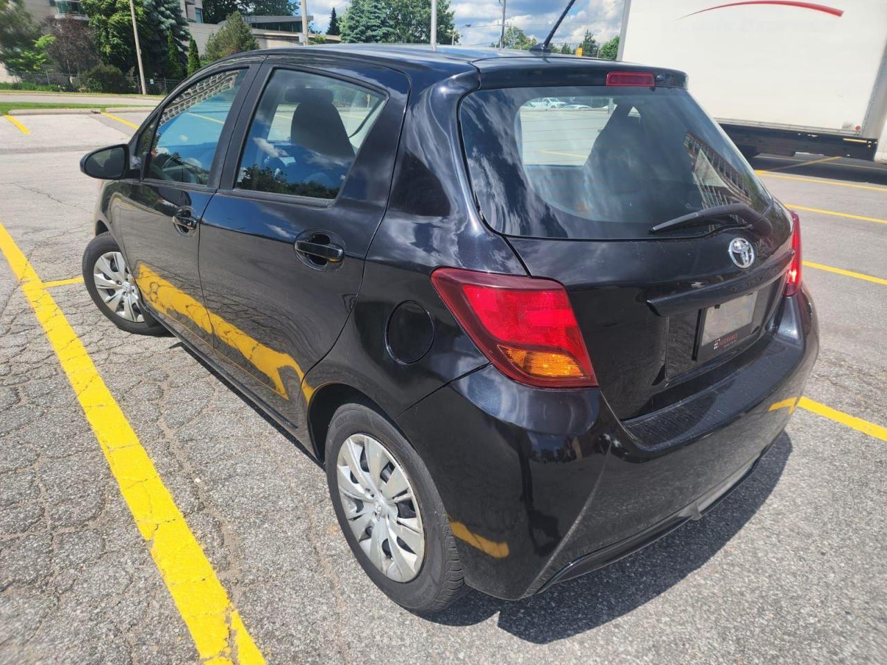 2016 Toyota Yaris 5dr HB Auto LE - Photo #6