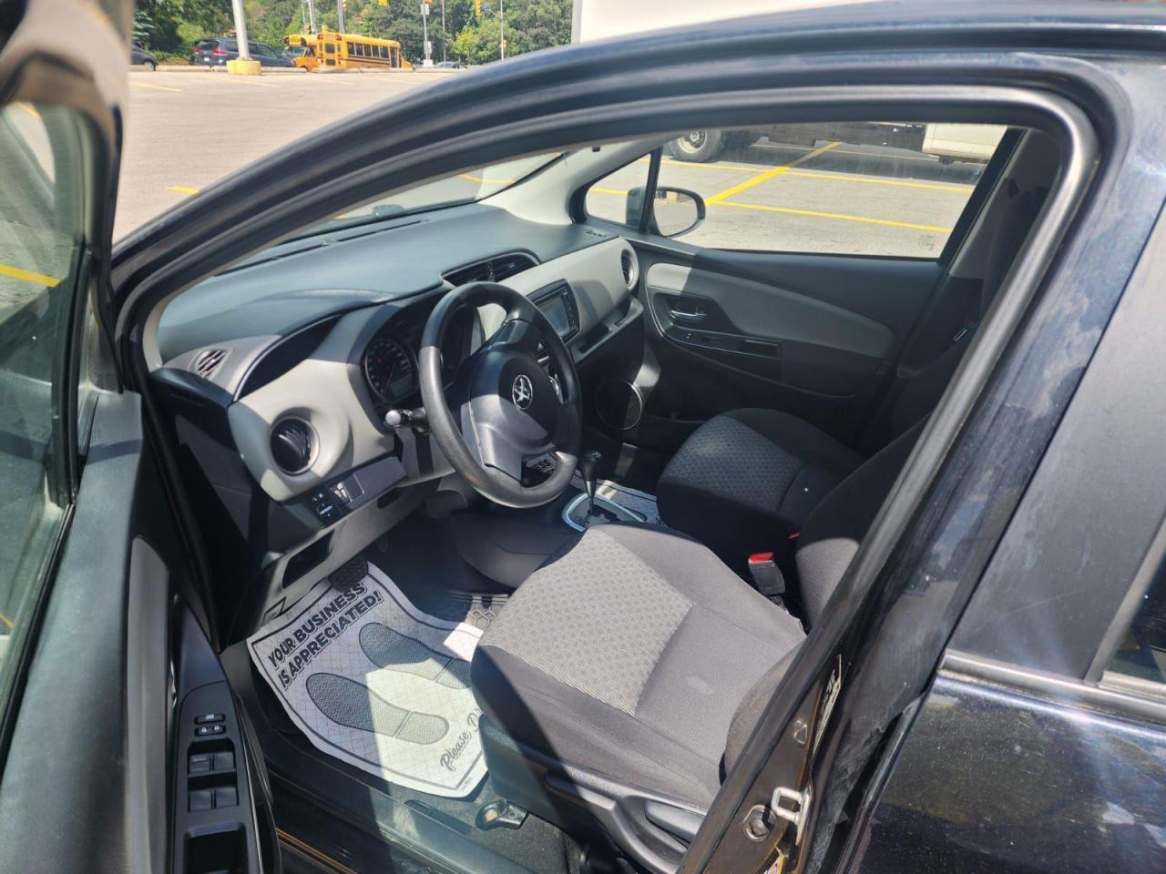 2016 Toyota Yaris 5dr HB Auto LE - Photo #10