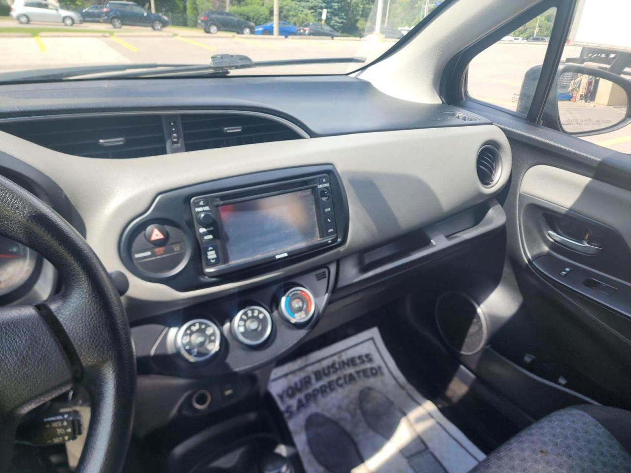 2016 Toyota Yaris 5dr HB Auto LE - Photo #13