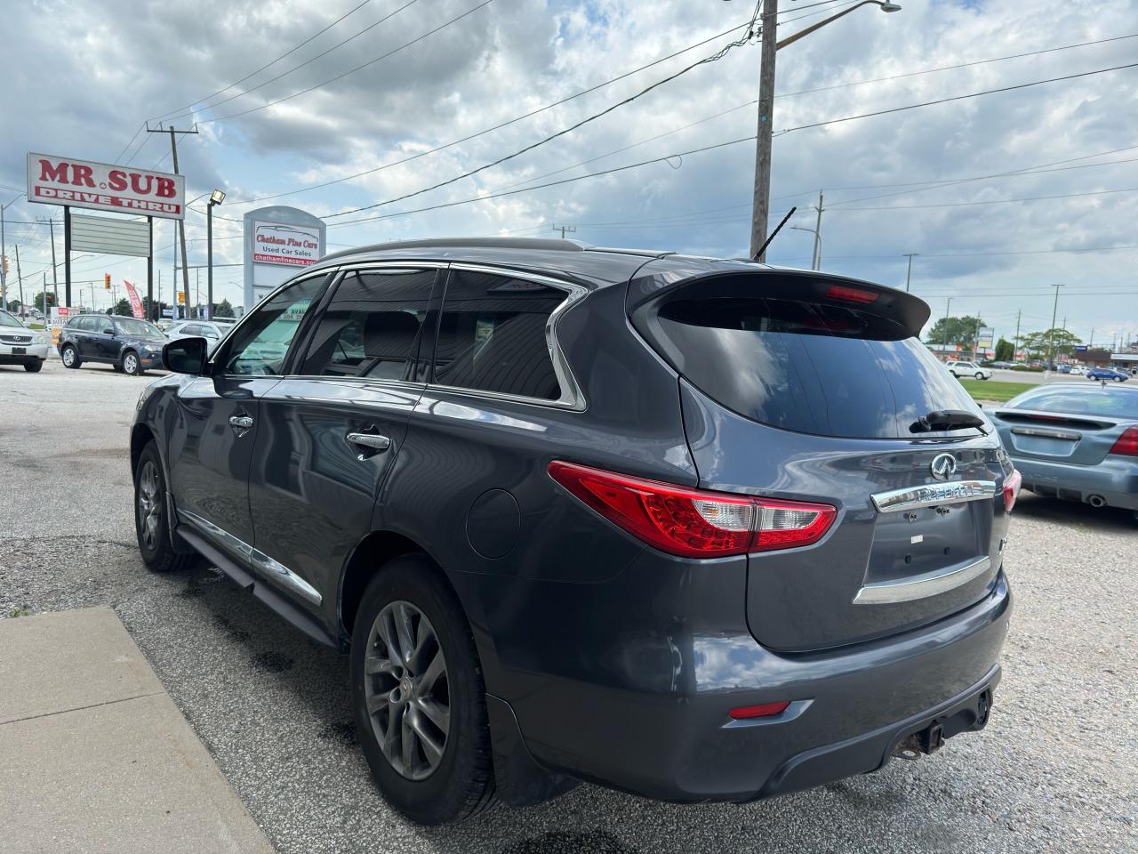 2013 Infiniti JX35  - Photo #4