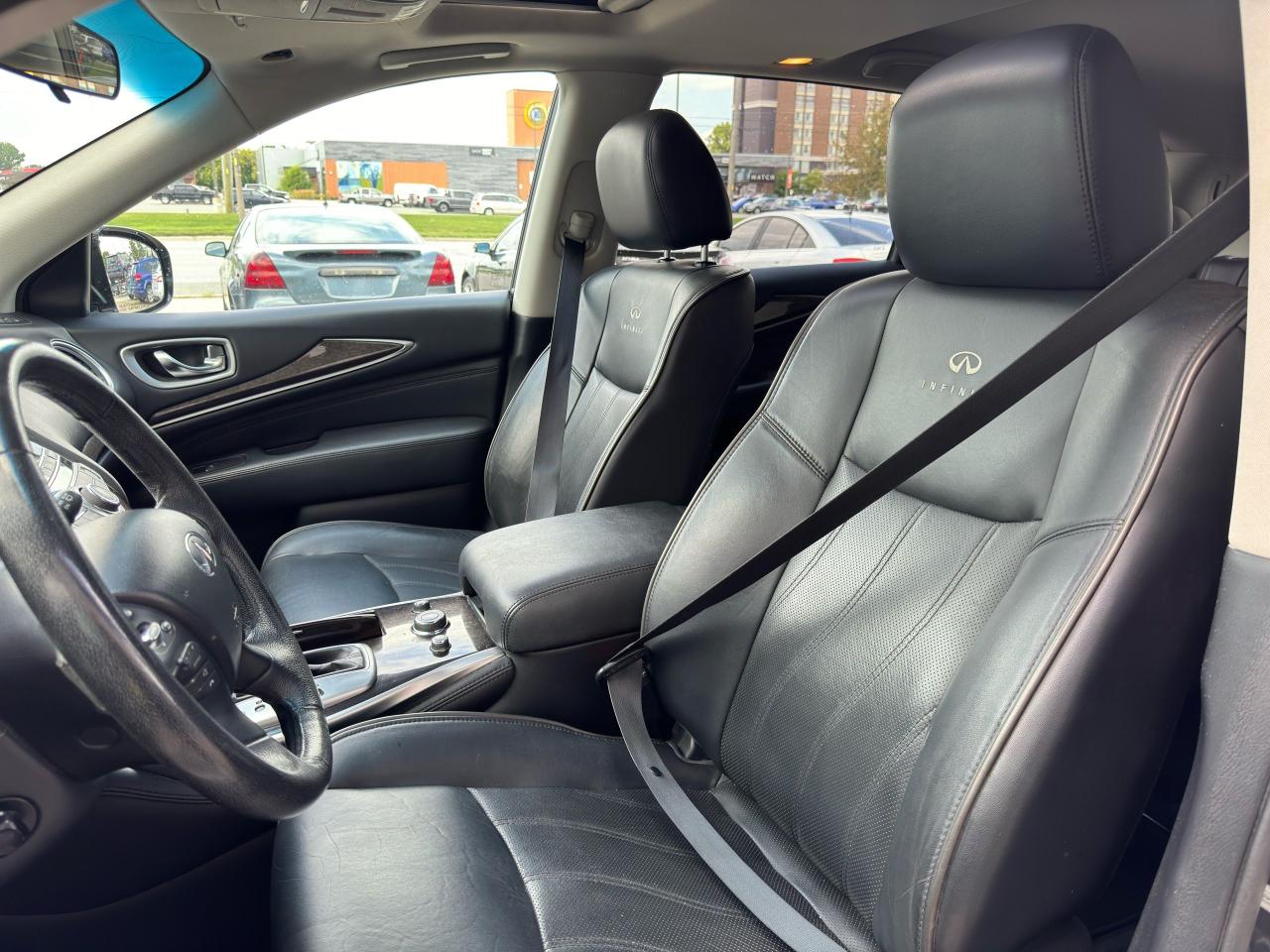 2013 Infiniti JX35  - Photo #7