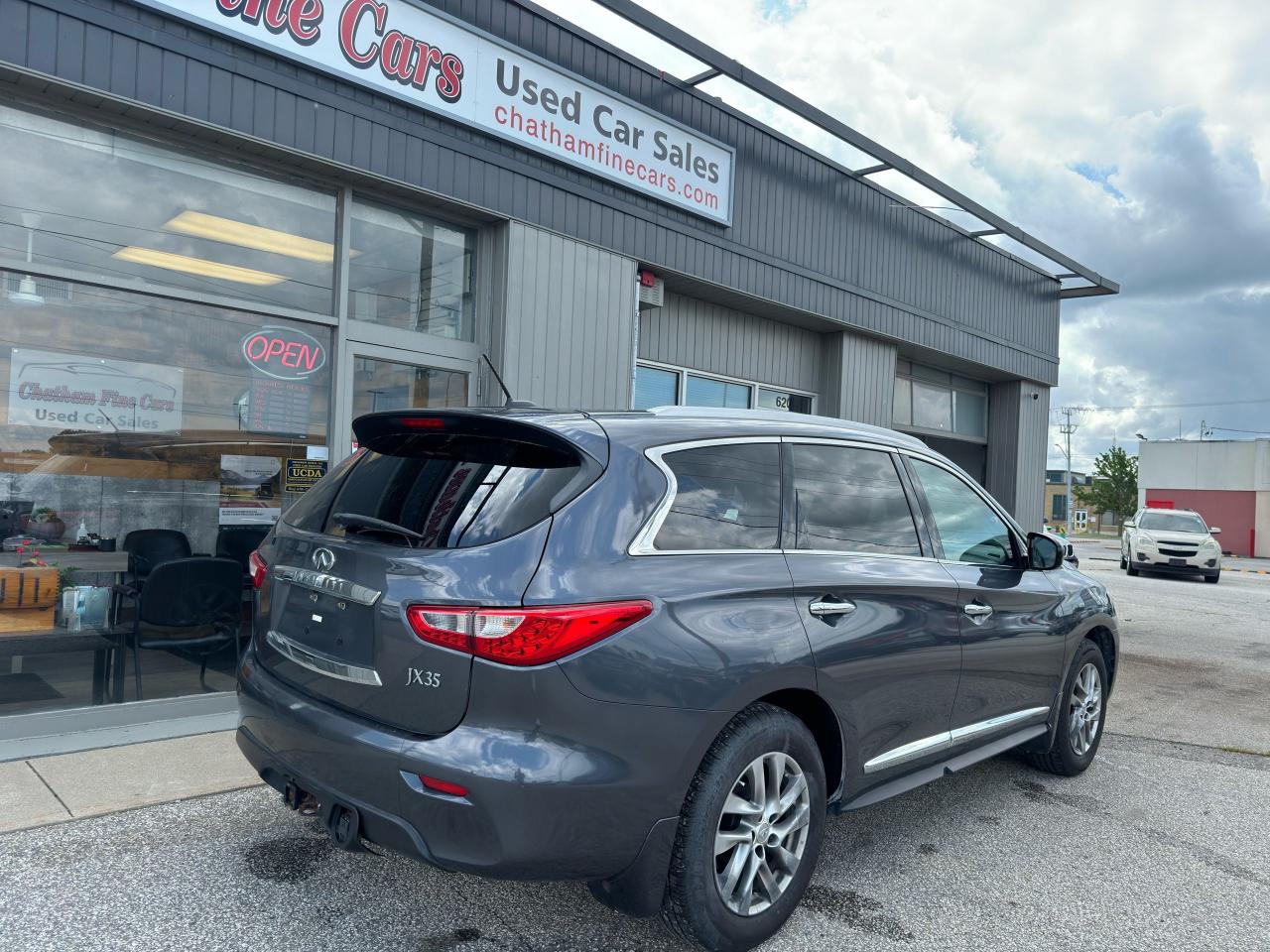 2013 Infiniti JX35  - Photo #5