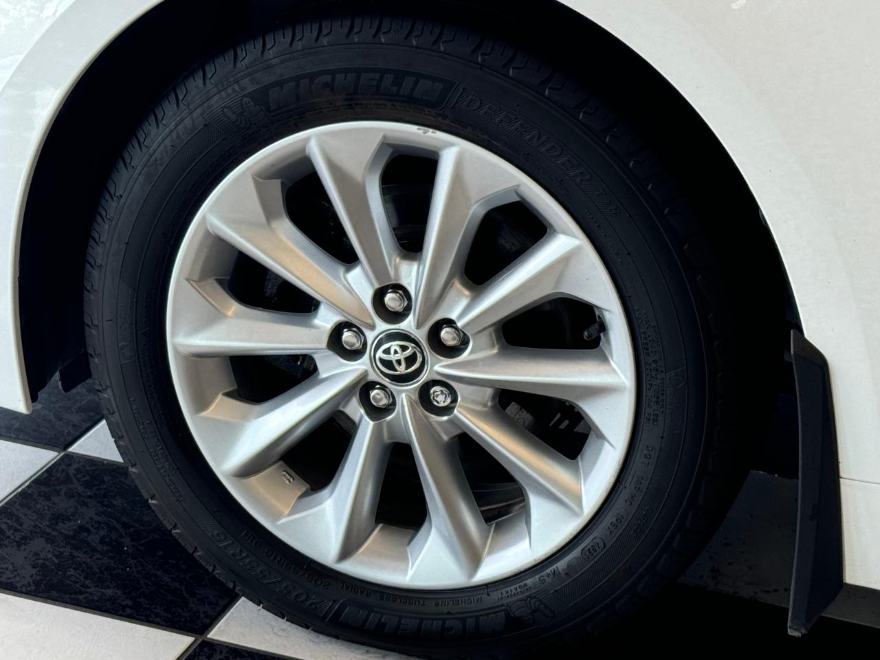 2020 Toyota Corolla LE Upgrade+BSM+Roof+Wireless Charger+CLEAN CARFAX - Photo #46