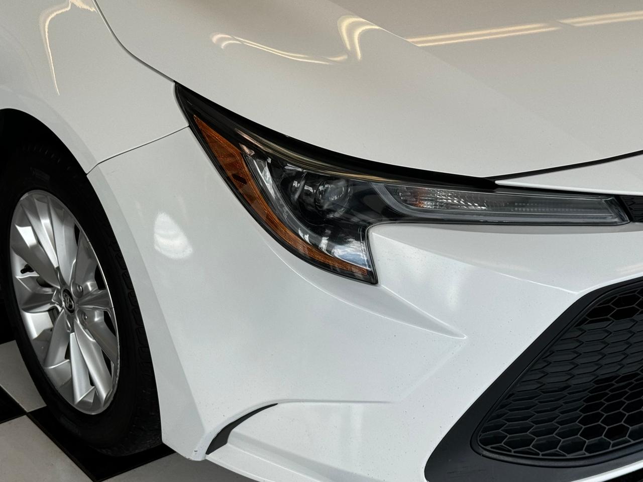 2020 Toyota Corolla LE Upgrade+BSM+Roof+Wireless Charger+CLEAN CARFAX - Photo #33