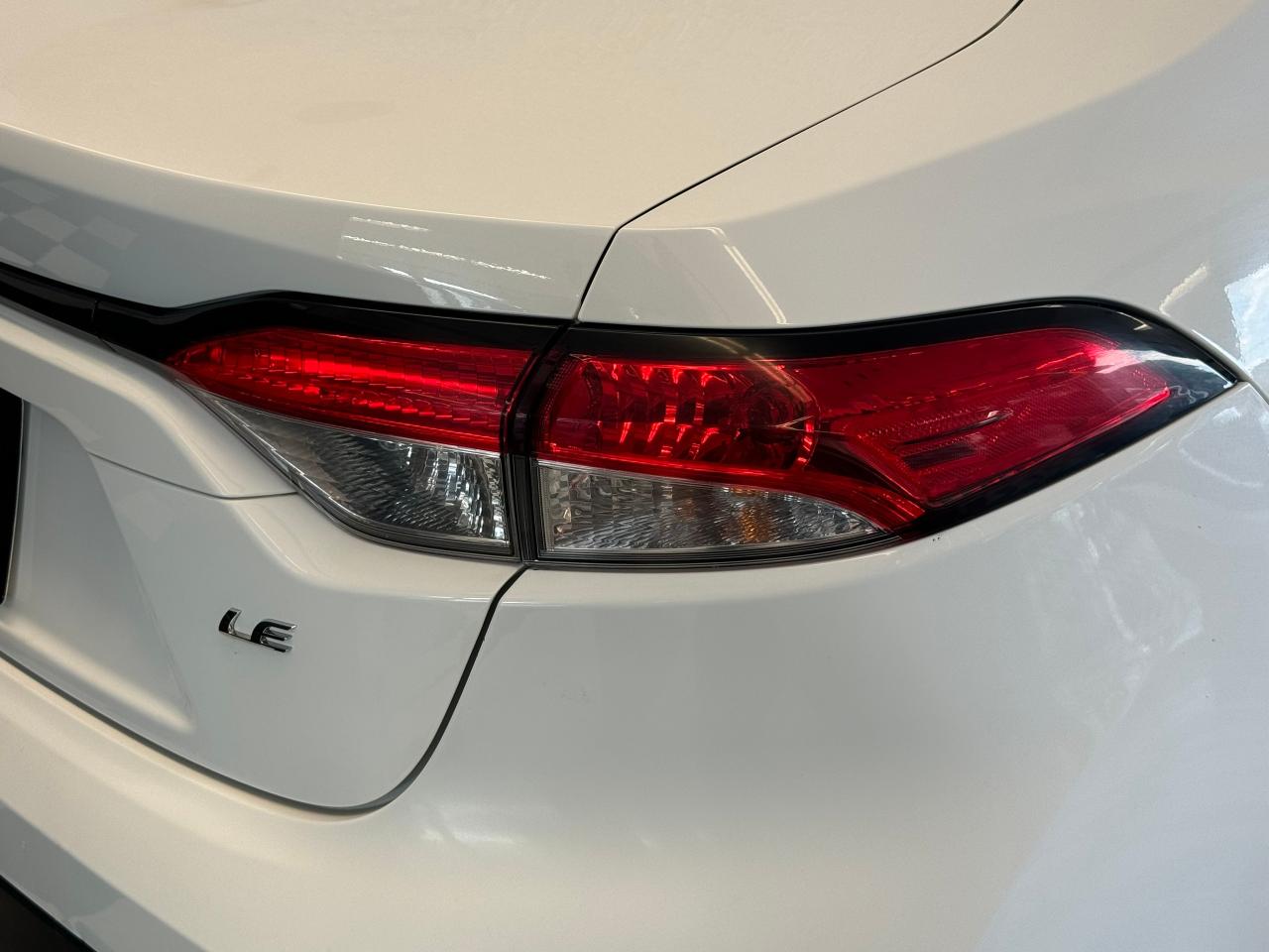 2020 Toyota Corolla LE Upgrade+BSM+Roof+Wireless Charger+CLEAN CARFAX - Photo #57