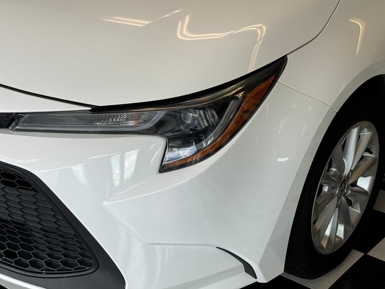 2020 Toyota Corolla LE Upgrade+BSM+Roof+Wireless Charger+CLEAN CARFAX - Photo #34