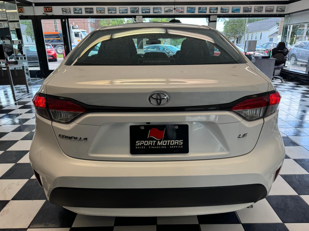 2020 Toyota Corolla LE Upgrade+BSM+Roof+Wireless Charger+CLEAN CARFAX - Photo #5
