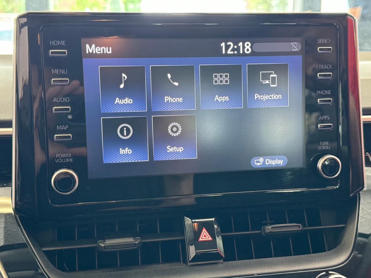 2020 Toyota Corolla LE Upgrade+BSM+Roof+Wireless Charger+CLEAN CARFAX - Photo #28