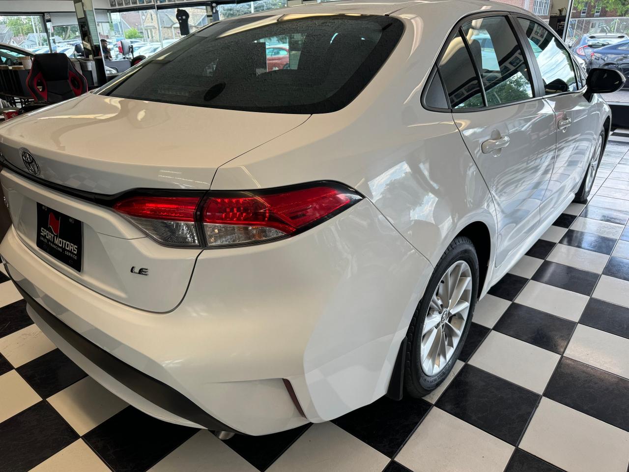 2020 Toyota Corolla LE Upgrade+BSM+Roof+Wireless Charger+CLEAN CARFAX - Photo #36