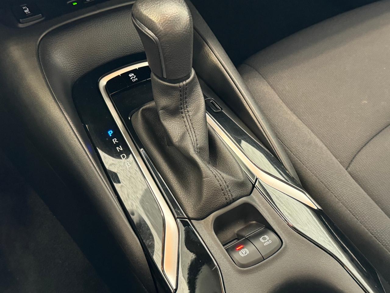 2020 Toyota Corolla LE Upgrade+BSM+Roof+Wireless Charger+CLEAN CARFAX - Photo #31