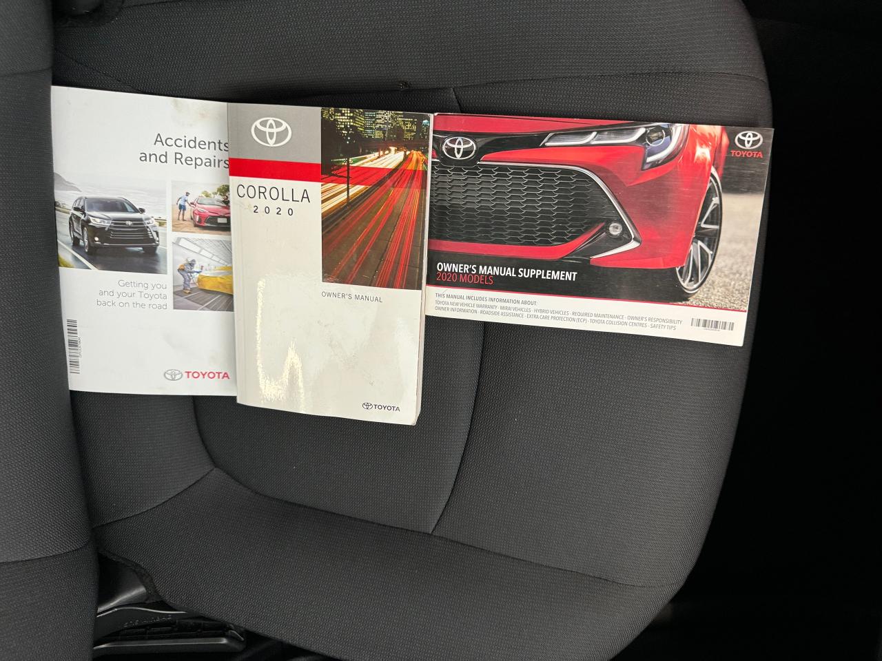 2020 Toyota Corolla LE Upgrade+BSM+Roof+Wireless Charger+CLEAN CARFAX - Photo #22