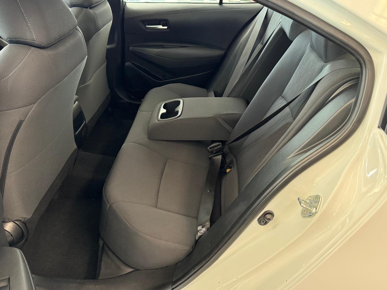 2020 Toyota Corolla LE Upgrade+BSM+Roof+Wireless Charger+CLEAN CARFAX - Photo #20