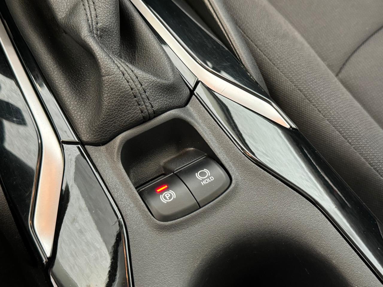 2020 Toyota Corolla LE Upgrade+BSM+Roof+Wireless Charger+CLEAN CARFAX - Photo #32