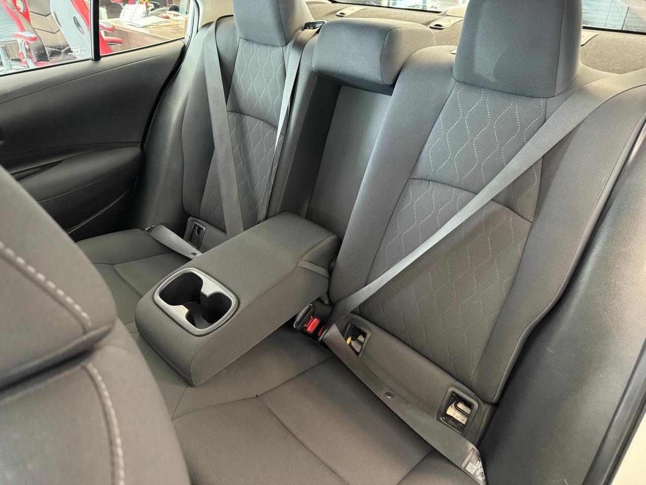 2020 Toyota Corolla LE Upgrade+BSM+Roof+Wireless Charger+CLEAN CARFAX - Photo #61