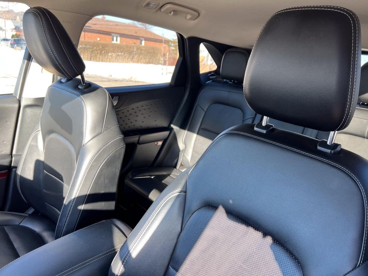 2020 Ford Escape SEL AWD - Photo #18