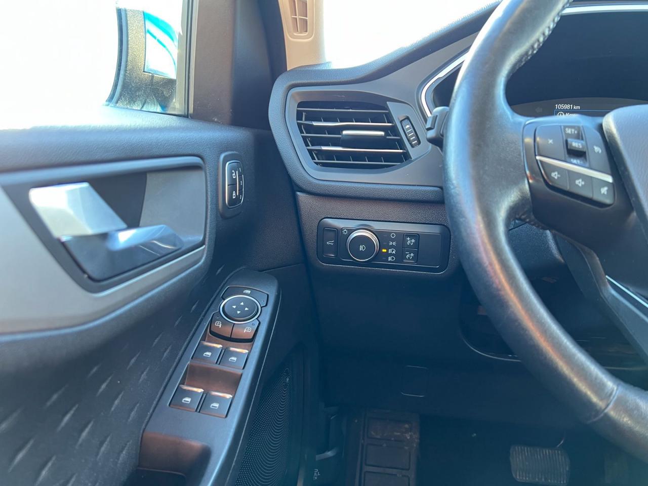 2020 Ford Escape SEL AWD - Photo #19