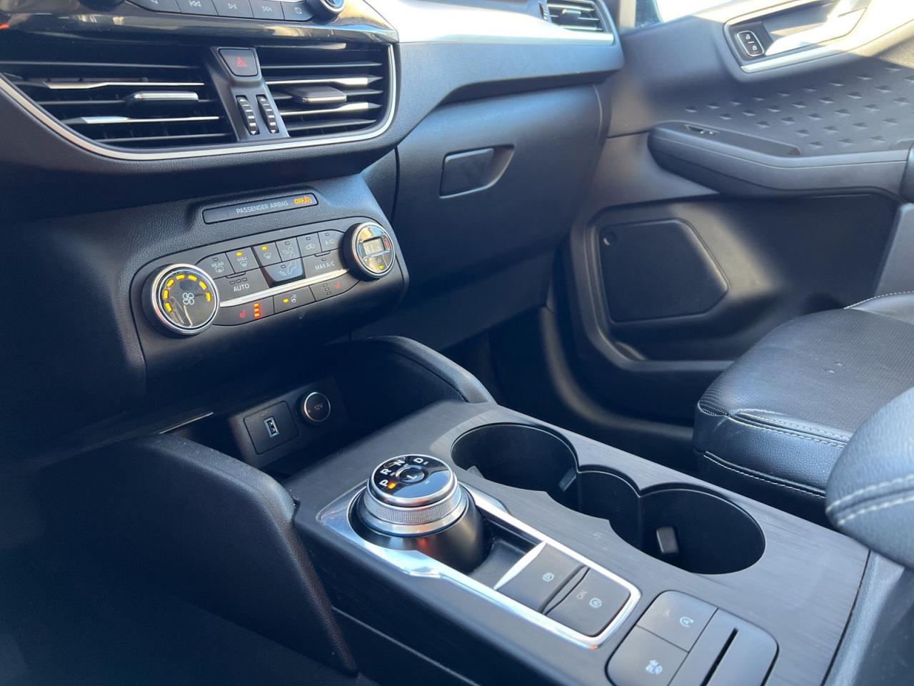 2020 Ford Escape SEL AWD - Photo #23