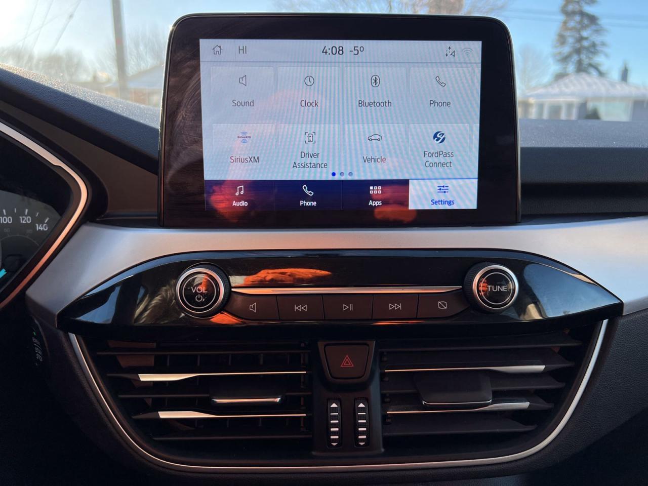 2020 Ford Escape SEL AWD - Photo #29