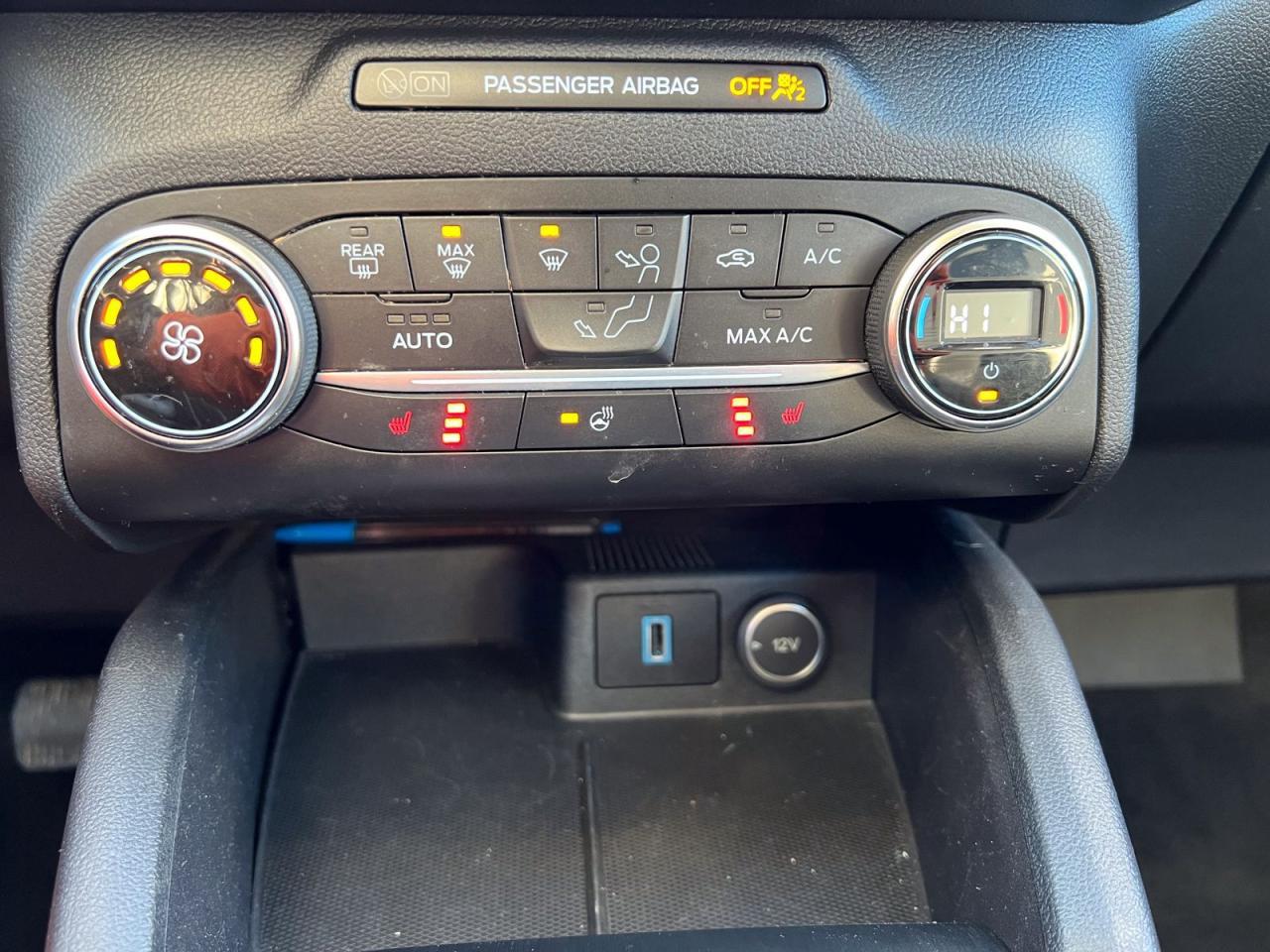2020 Ford Escape SEL AWD - Photo #24