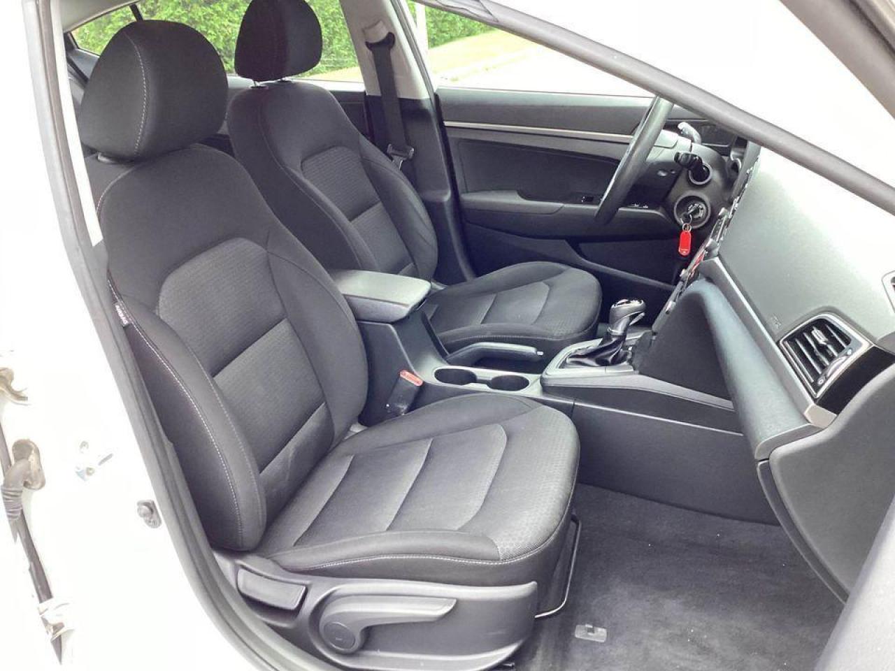 2017 Hyundai Elantra No Accidents - Safety Certified - Photo #8