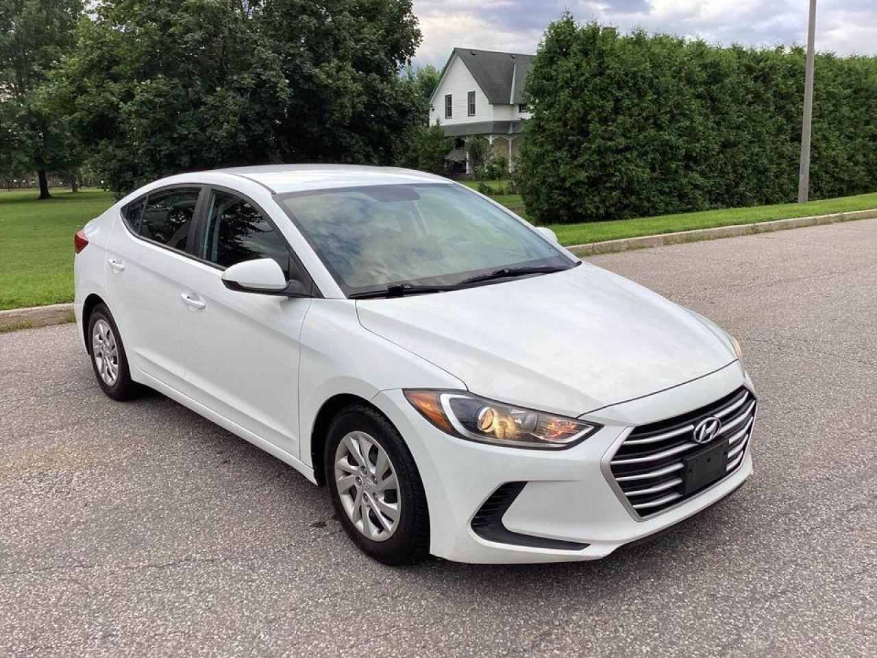 2017 Hyundai Elantra No Accidents - Safety Certified - Photo #13