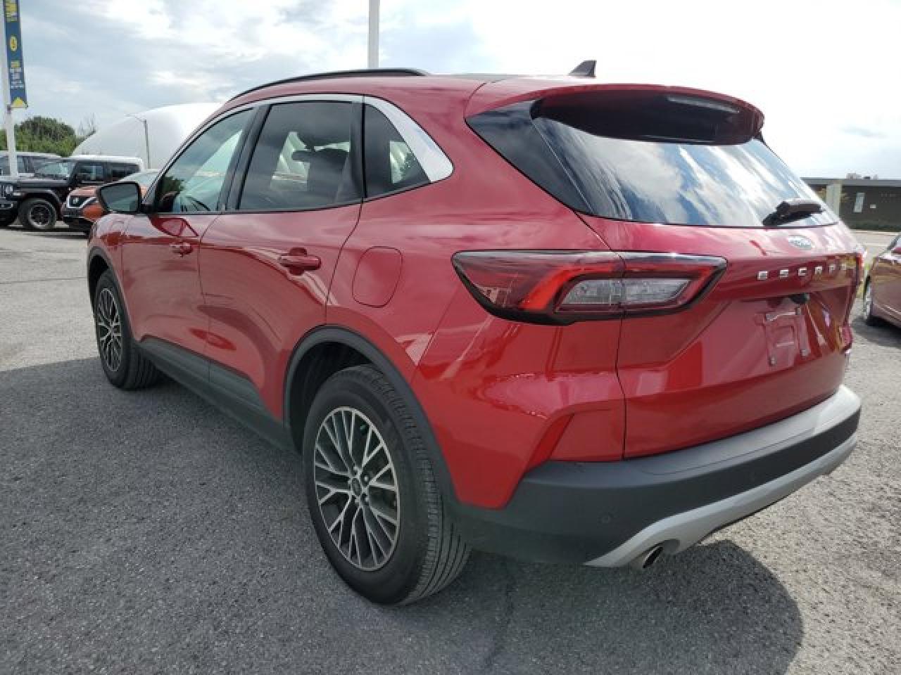 2023 Ford Escape PHEV Photo2