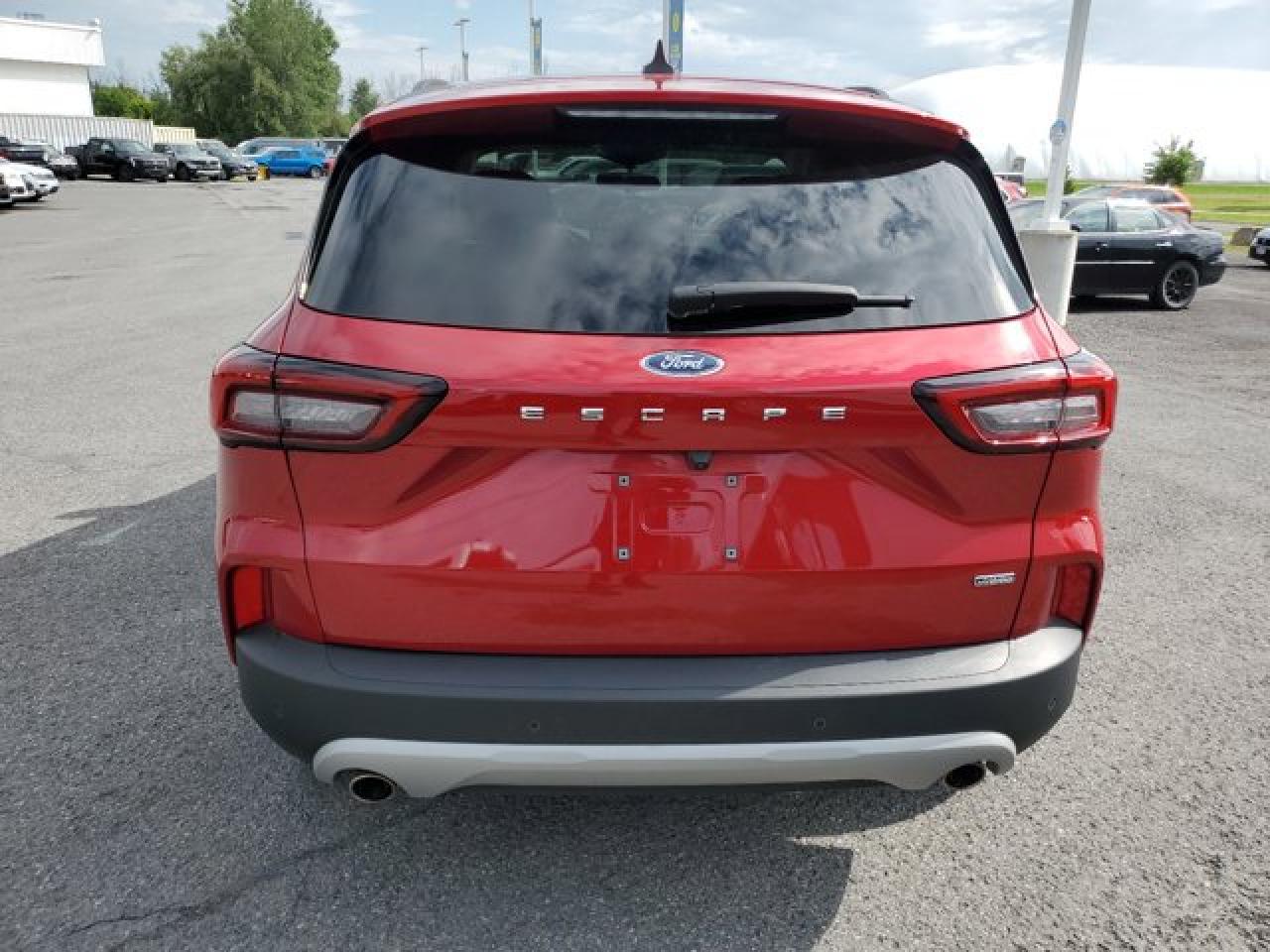 2023 Ford Escape PHEV Photo3