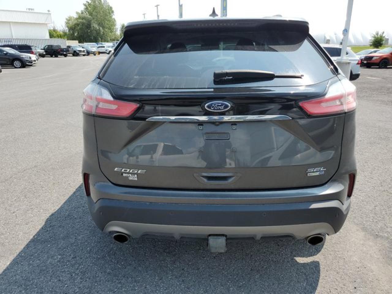 2019 Ford Edge SEL Photo3
